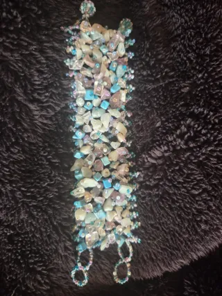 Pulsera de cuentas artesanal elástica