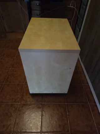 Escritorio madera con bandeja teclado