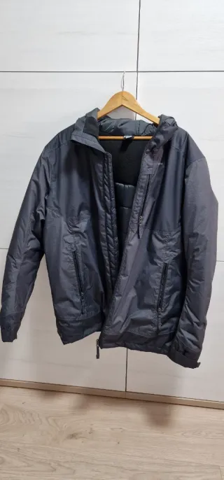Abrigo Quechua impermeable con capucha gris