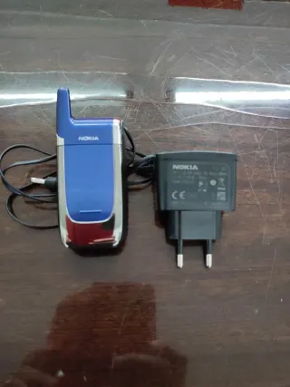 Teléfono Móvil Nokia 6060 Plegable + Cargador nuev