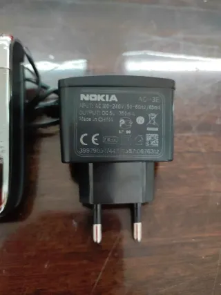 Teléfono Móvil Nokia 6060 Plegable + Cargador nuev