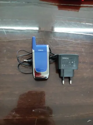 Teléfono Móvil Nokia 6060 Plegable + Cargador nuev