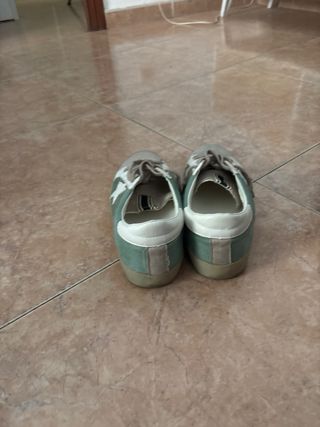 Zapatillas Corina Talla 38 Verde y Blanco