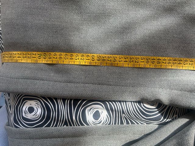 Traje de caballero gris, 45%lana, 55%poliéster.