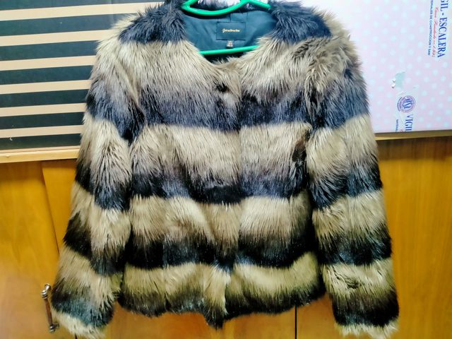 Chaquetón pelo Stradivarius Talla M