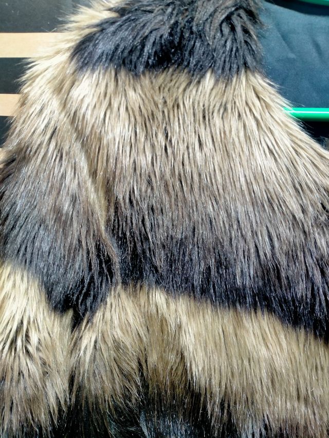 Chaquetón pelo Stradivarius Talla M