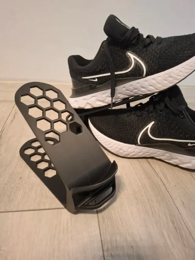Organizador de zapatillas con patrón de abeja
