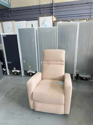 Sofá de tela beige rebajado de precio desde