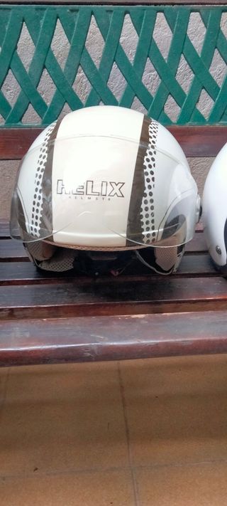 Casco de moto Helix blanco con visera  y de bici