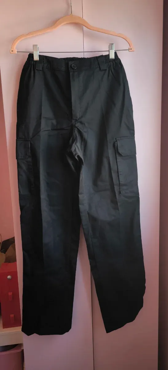 Pantalón de trabajo negro sin usar