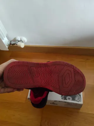 Zapatillas Memphis One Negras y Rojas