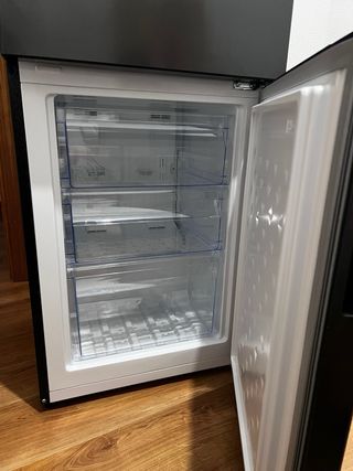 Frigorífico CHIQ Negro con dispensador