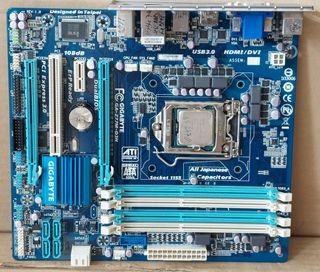 Placa Base Gigabyte GA-Z77M-D3H Socket 1155