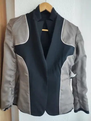 Americana Norvil Negra Talla 38