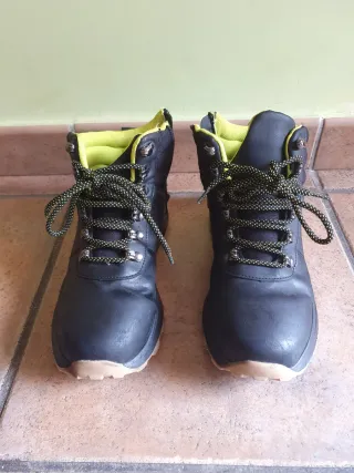 Botas de montaña niño negras