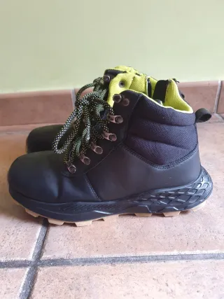 Botas de montaña niño negras