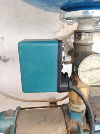 Bomba de agua con vaso expansor