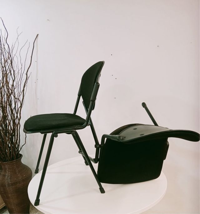 2 Sillas de despacho negras