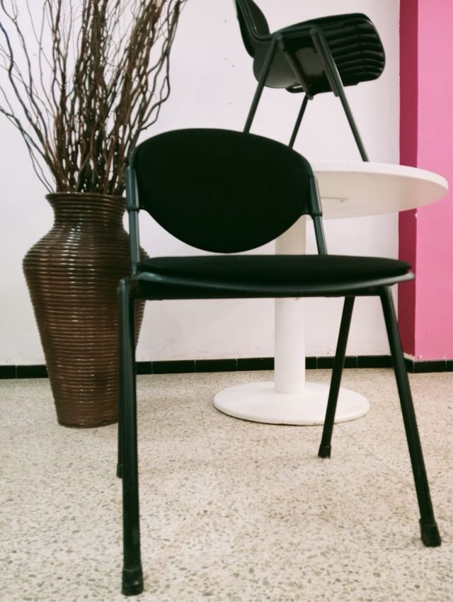 2 Sillas de despacho negras