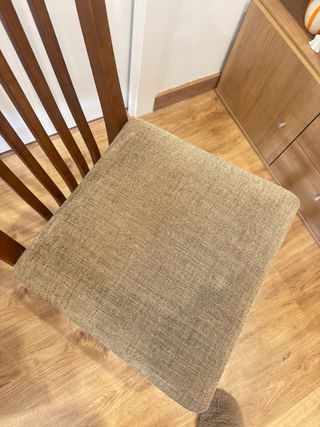 Silla de salón madera y tela beige