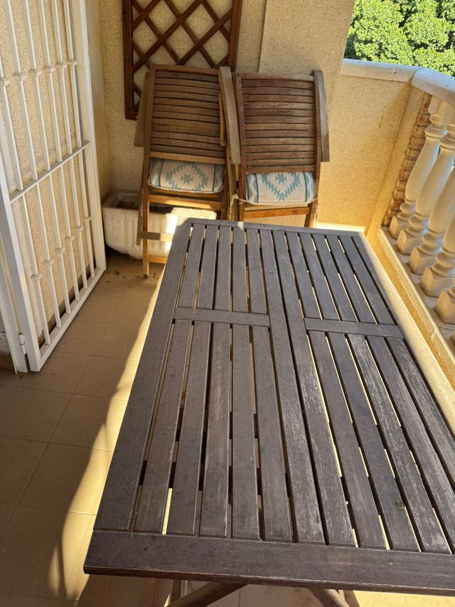 Conjunto mesa y 2 sillas madera terraza