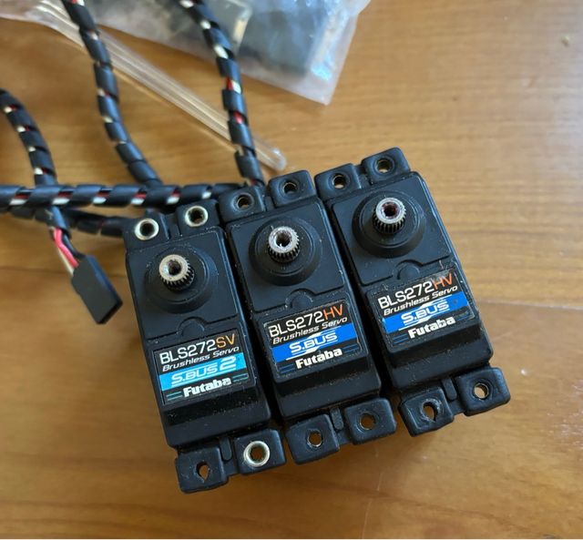 3 x Futaba BLS272HV/SV Servos