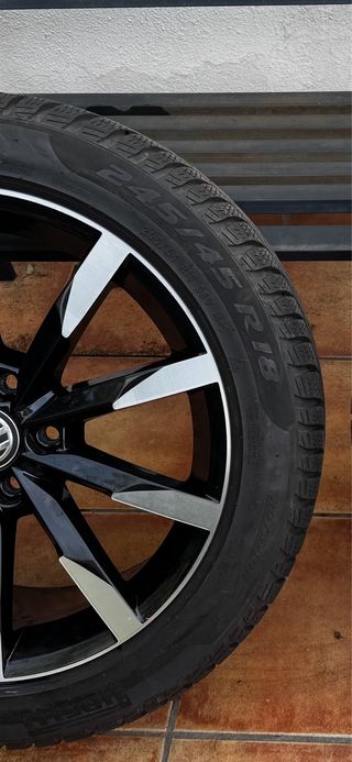 4 Llantas 18” VW Originales Neumáticos Invierno
