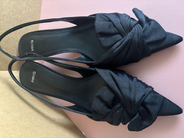 Zapatos tacón slingback Mango negros