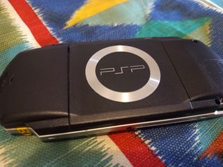 Consola PSP 1004 Negra con accesorios