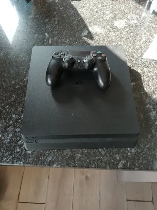Consola PlayStation 4 Negra en muy buen estado