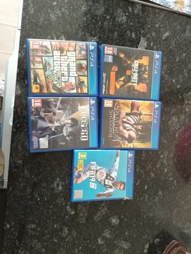 Consola PlayStation 4 Negra en muy buen estado