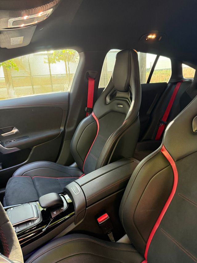 Mercedes-Benz CLA CLA Mercedes-AMG 45 4MATIC+ Shooting Bra