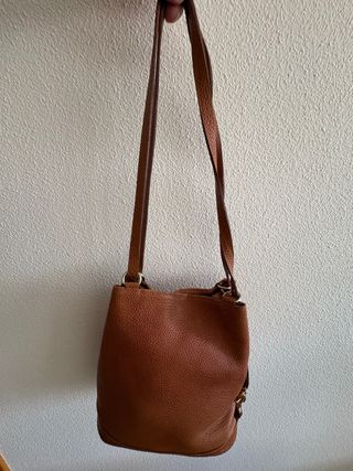 Bolso de piel marrón