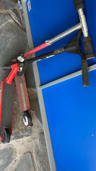 2 Patinetes infantiles rojos