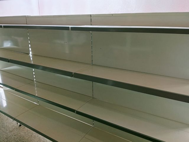 Estantería metálica