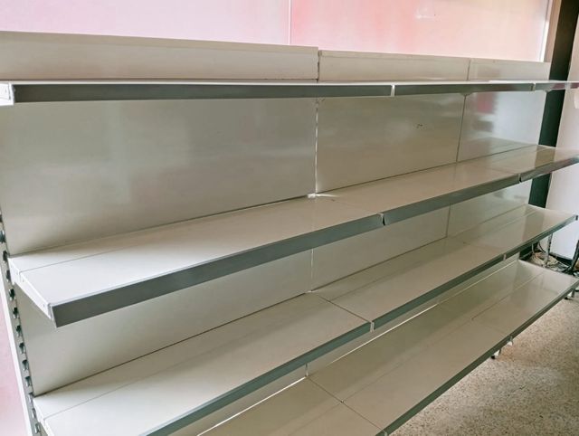 Estantería metálica