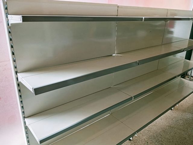 Estantería metálica