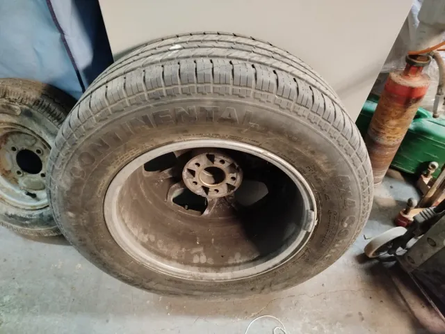 Neumático Continental 4x4 contac 255 / 60R17