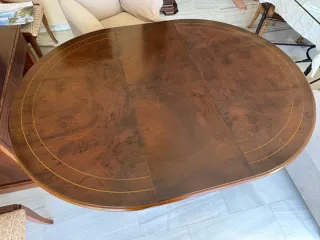 Mesa redonda extensible estilo clásico