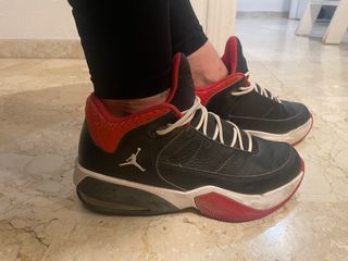 Zapatillas Jordan Talla 40 Negras/Rojas