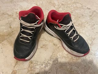 Zapatillas Jordan Talla 40 Negras/Rojas