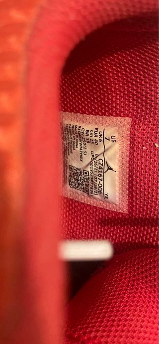 Zapatillas Jordan Talla 40 Negras/Rojas