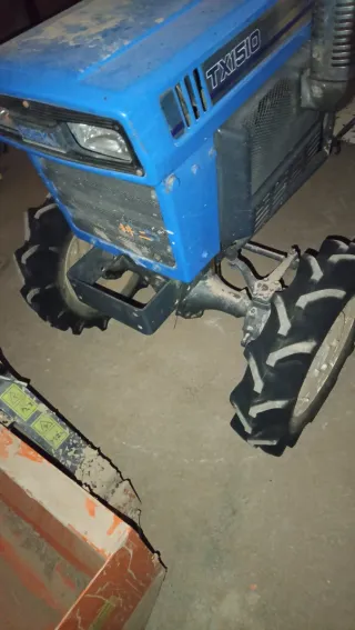 Tractr ISEKI TX1510 con desbrozad de cadena y pala