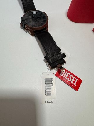 Reloj Diesel Negro y Dorado