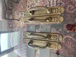 Tiradores de bronce antiguos para puerta