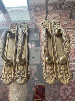 Tiradores de bronce antiguos para puerta