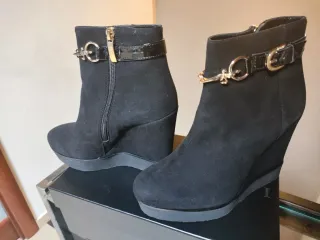 Stivaletto Cesare Paciotti Donna Nero