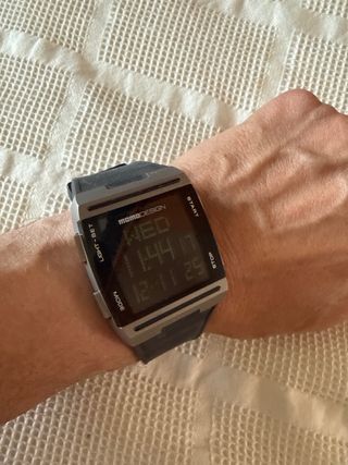 Reloj Momo Design Digital Clásico Motero de segunda mano por 90