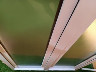 Ventana de  aluminio de medio punto blanca