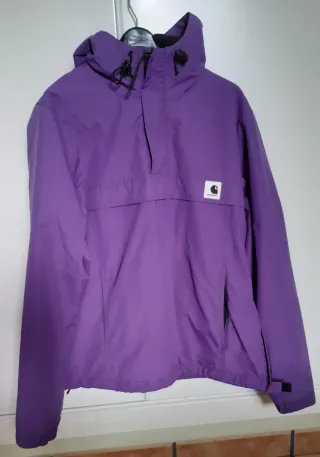 Cazadora Carhartt morada